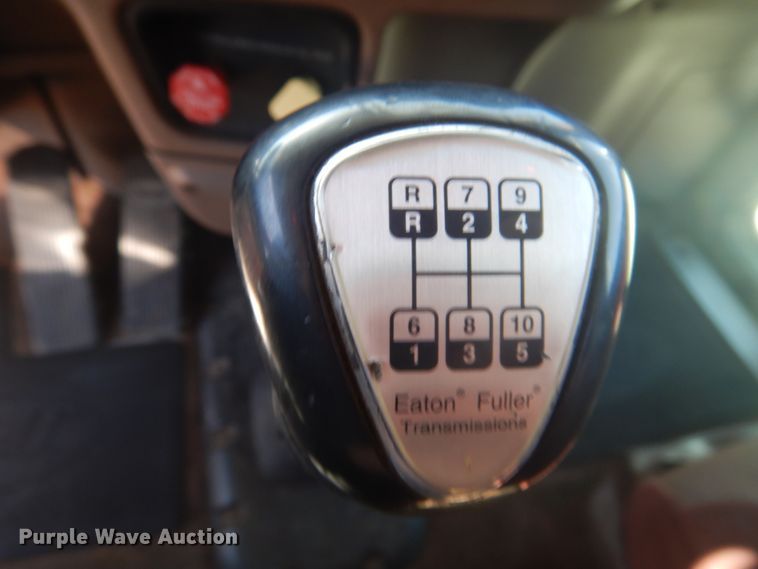 image for item GE9394 2012 Peterbilt 386 semi truck