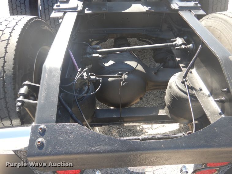 image for item GE9394 2012 Peterbilt 386 semi truck