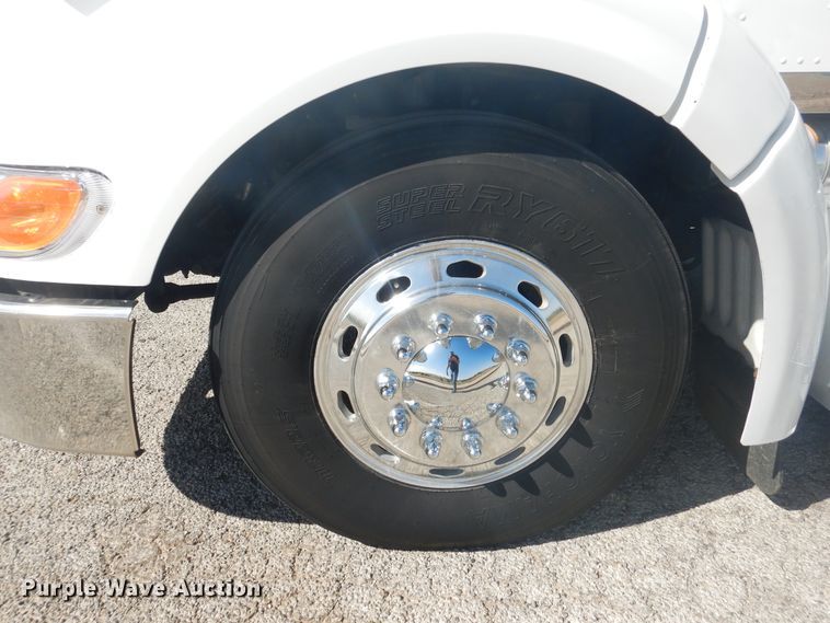 image for item GE9394 2012 Peterbilt 386 semi truck