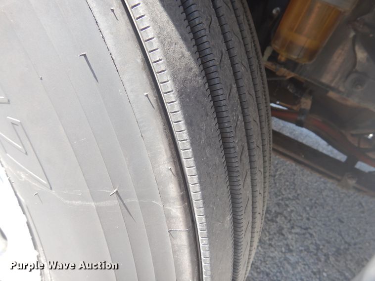 image for item GE9394 2012 Peterbilt 386 semi truck