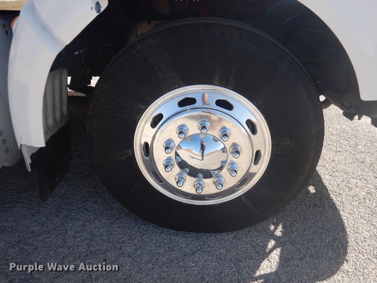 image for item GE9394 2012 Peterbilt 386 semi truck