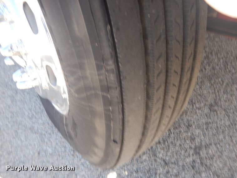 image for item GE9394 2012 Peterbilt 386 semi truck