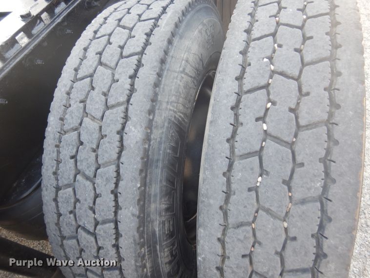 image for item GE9394 2012 Peterbilt 386 semi truck