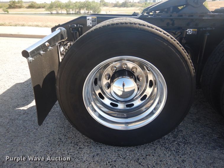 image for item GE9394 2012 Peterbilt 386 semi truck