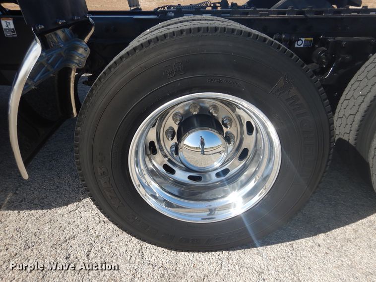 image for item GE9394 2012 Peterbilt 386 semi truck