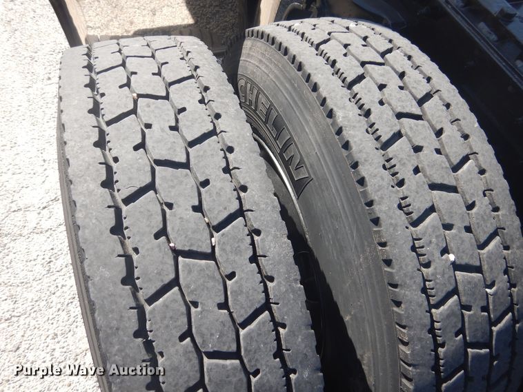 image for item GE9394 2012 Peterbilt 386 semi truck