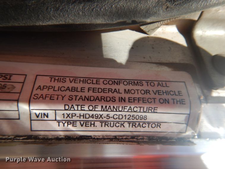 image for item GE9394 2012 Peterbilt 386 semi truck