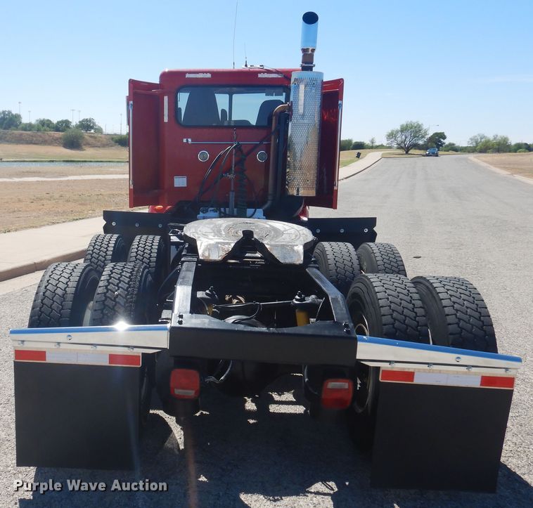 image for item GE9397 2008 Peterbilt 386 semi truck