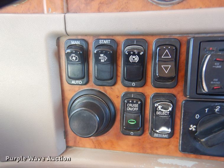 image for item GE9397 2008 Peterbilt 386 semi truck