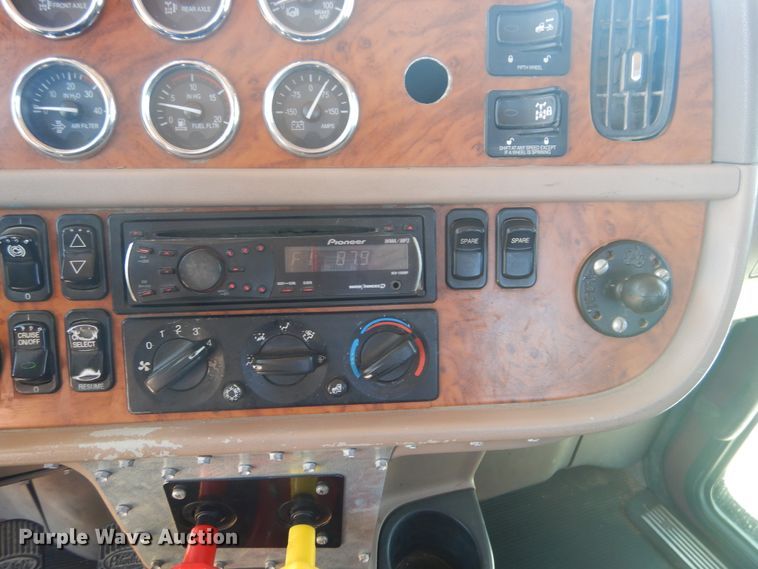 image for item GE9397 2008 Peterbilt 386 semi truck