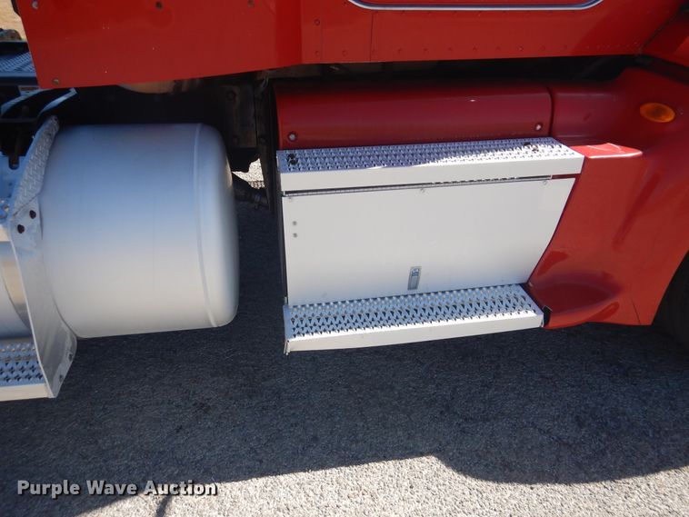 image for item GE9397 2008 Peterbilt 386 semi truck