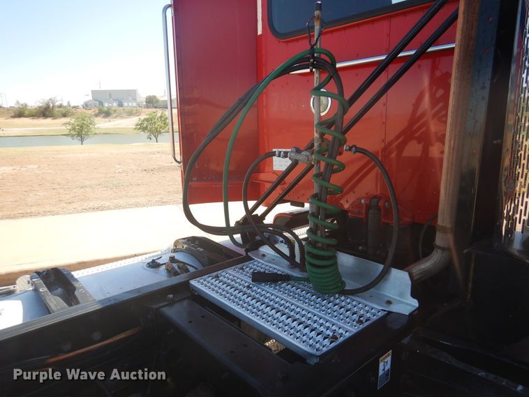 image for item GE9397 2008 Peterbilt 386 semi truck