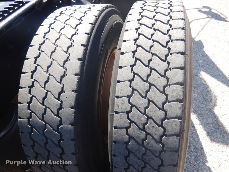 image for item GE9397 2008 Peterbilt 386 semi truck