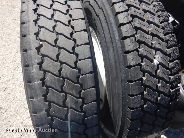 image for item GE9397 2008 Peterbilt 386 semi truck