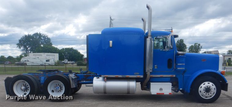 image for item GF9200 2003 Peterbilt 379 semi truck