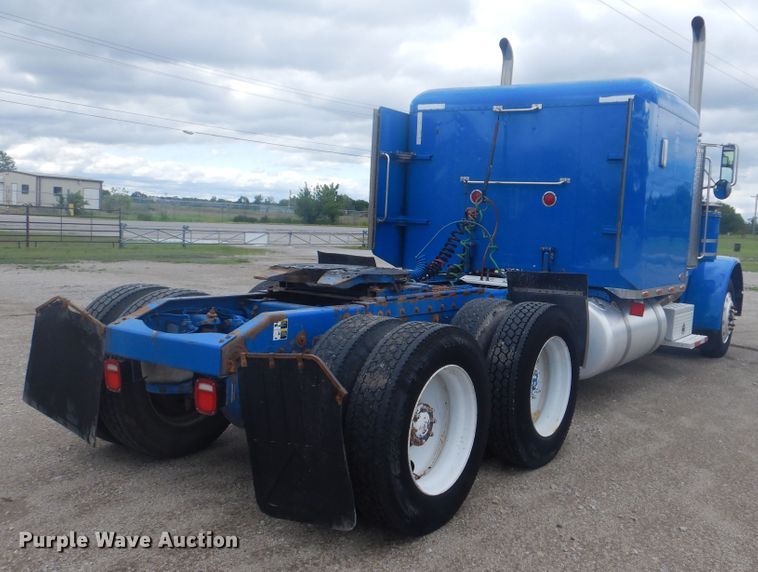 image for item GF9200 2003 Peterbilt 379 semi truck