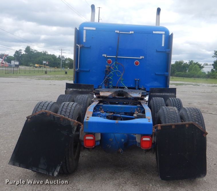 image for item GF9200 2003 Peterbilt 379 semi truck