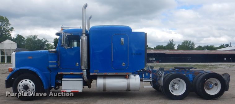 image for item GF9200 2003 Peterbilt 379 semi truck