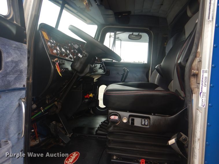 image for item GF9200 2003 Peterbilt 379 semi truck