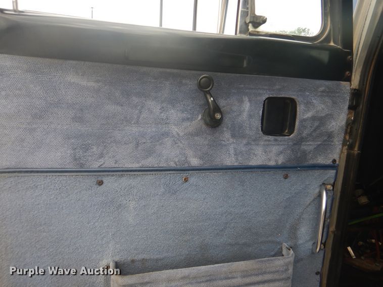 image for item GF9200 2003 Peterbilt 379 semi truck