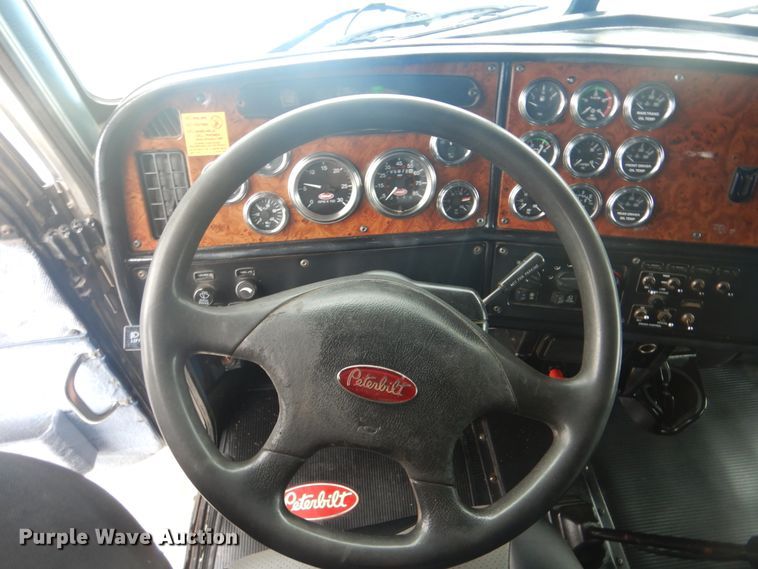 image for item GF9200 2003 Peterbilt 379 semi truck