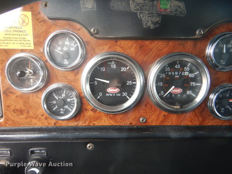 image for item GF9200 2003 Peterbilt 379 semi truck