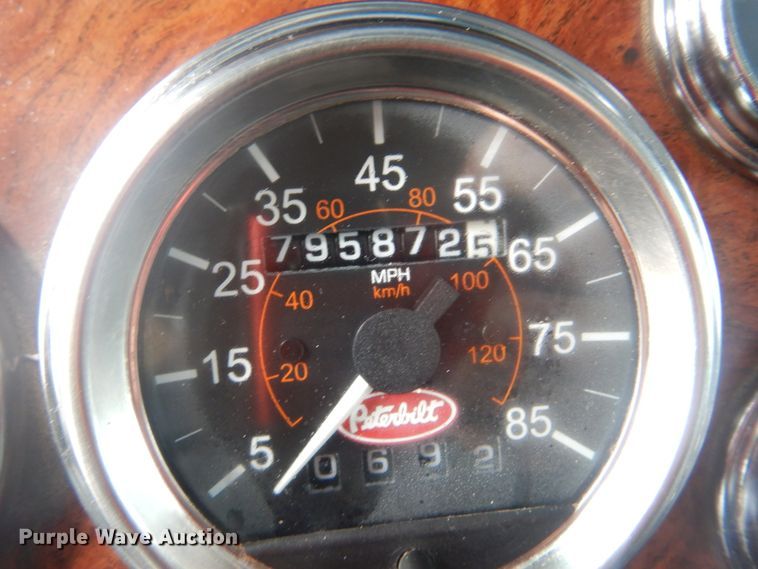 image for item GF9200 2003 Peterbilt 379 semi truck