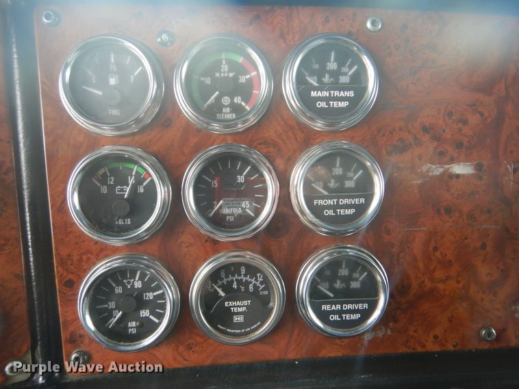 image for item GF9200 2003 Peterbilt 379 semi truck