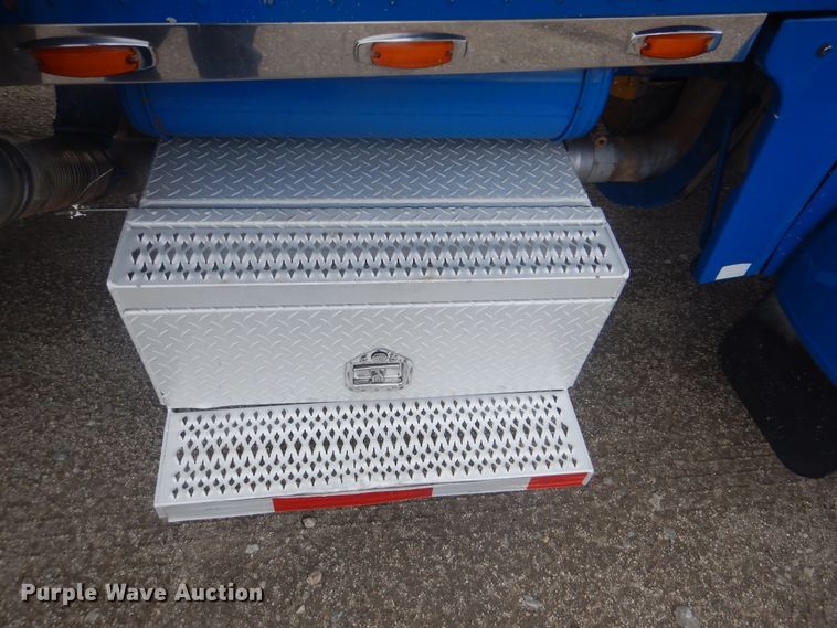 image for item GF9200 2003 Peterbilt 379 semi truck