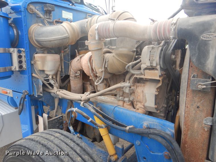 image for item GF9200 2003 Peterbilt 379 semi truck