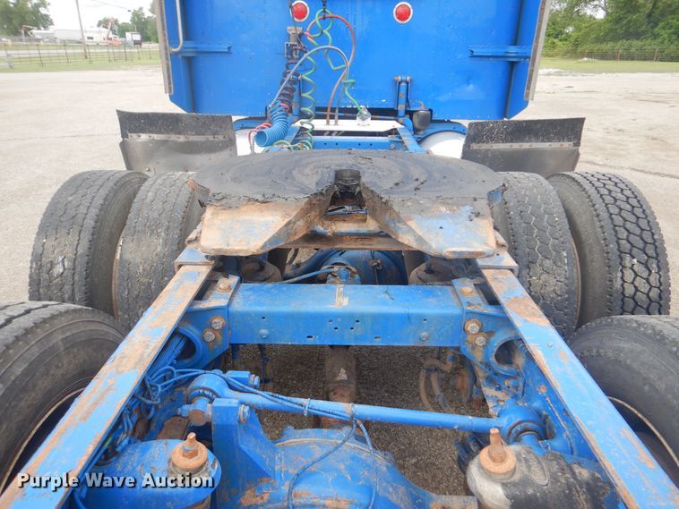 image for item GF9200 2003 Peterbilt 379 semi truck