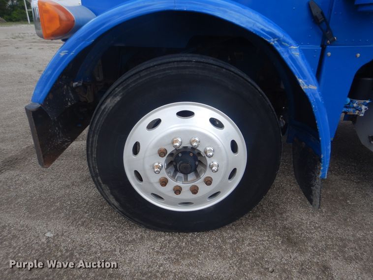 image for item GF9200 2003 Peterbilt 379 semi truck