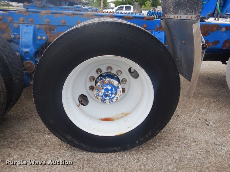 image for item GF9200 2003 Peterbilt 379 semi truck