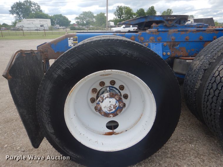 image for item GF9200 2003 Peterbilt 379 semi truck