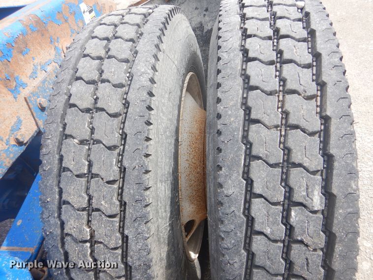 image for item GF9200 2003 Peterbilt 379 semi truck