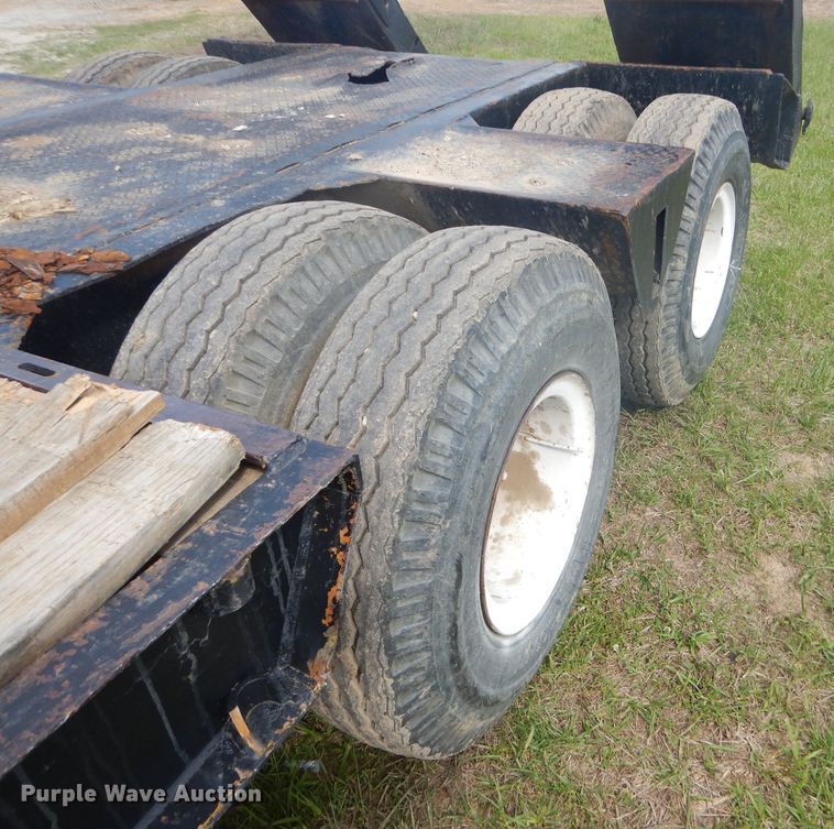 image for item GN9252 1974 Sloan lowboy equipment trailer
