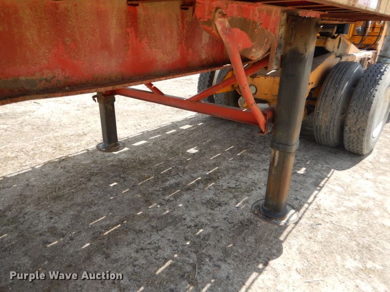 image for item GN9303 1978 Pullman flatbed trailer