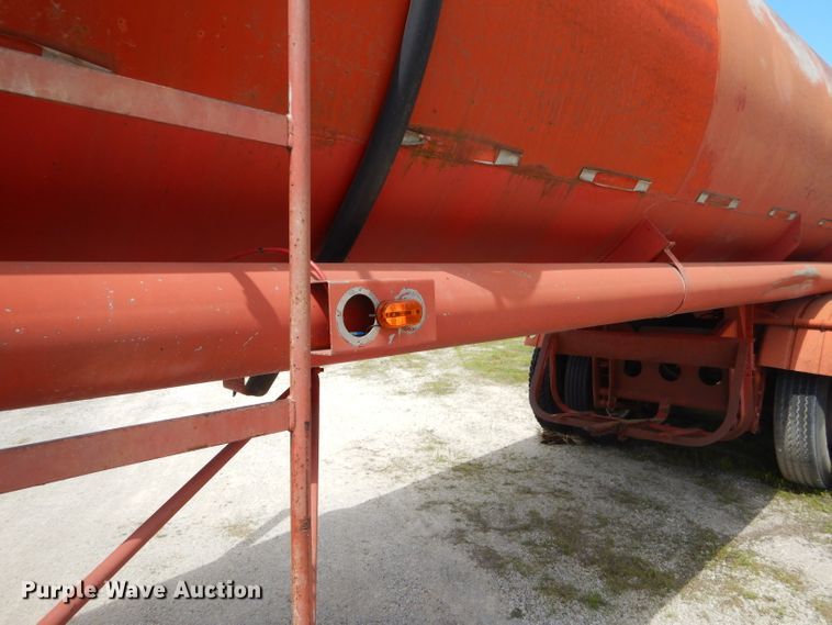 image for item GN9323 1976 Fruehauf tank trailer