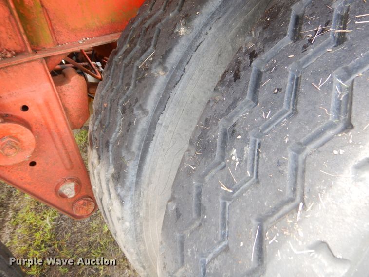 image for item GN9323 1976 Fruehauf tank trailer