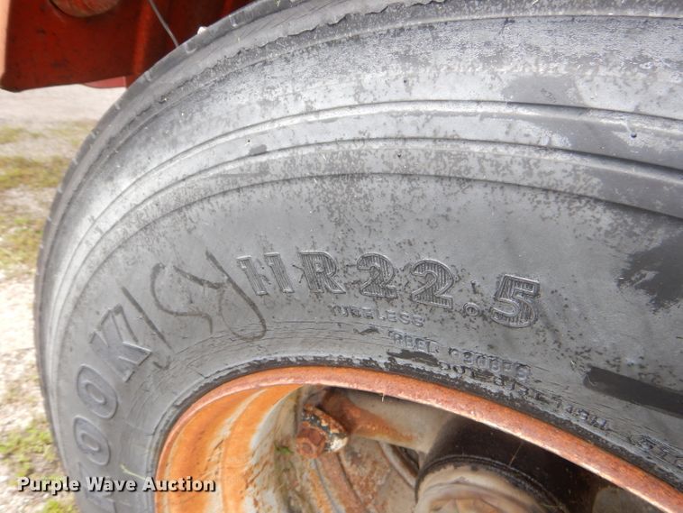 image for item GN9323 1976 Fruehauf tank trailer