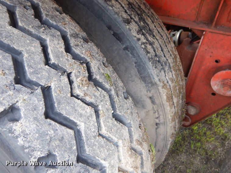 image for item GN9323 1976 Fruehauf tank trailer