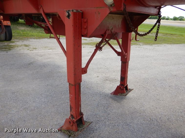 image for item GN9323 1976 Fruehauf tank trailer