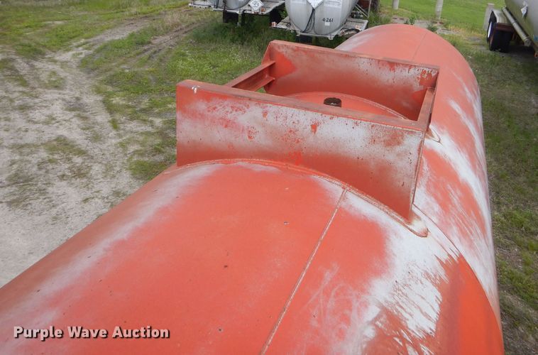 image for item GN9323 1976 Fruehauf tank trailer