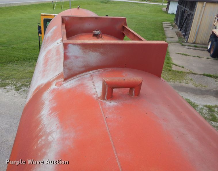 image for item GN9323 1976 Fruehauf tank trailer