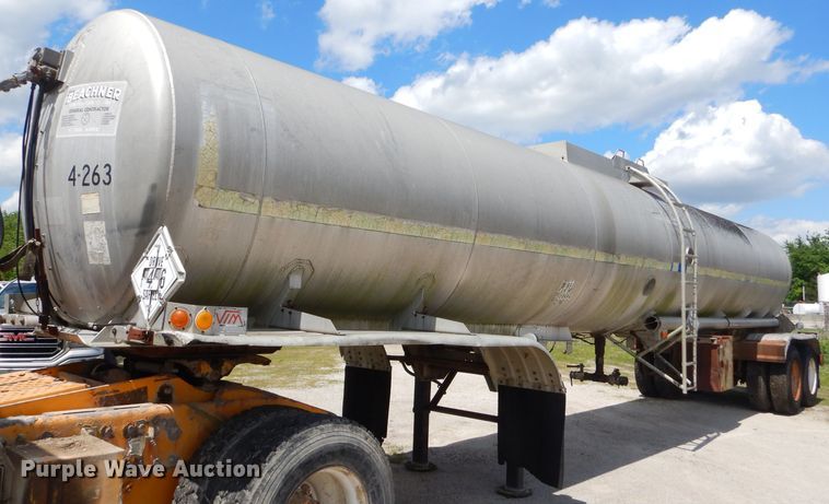 image for item GN9324 1986 VIM tank trailer