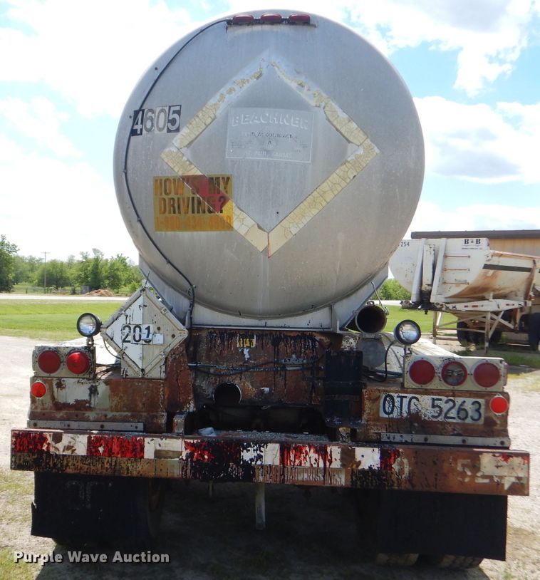 image for item GN9324 1986 VIM tank trailer