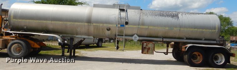 image for item GN9324 1986 VIM tank trailer