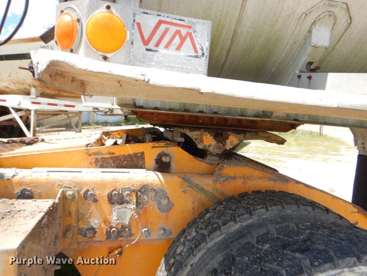 image for item GN9324 1986 VIM tank trailer