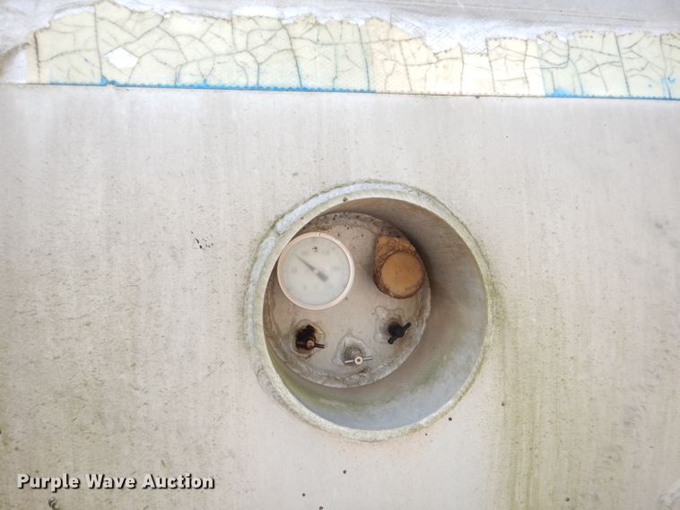 image for item GN9324 1986 VIM tank trailer