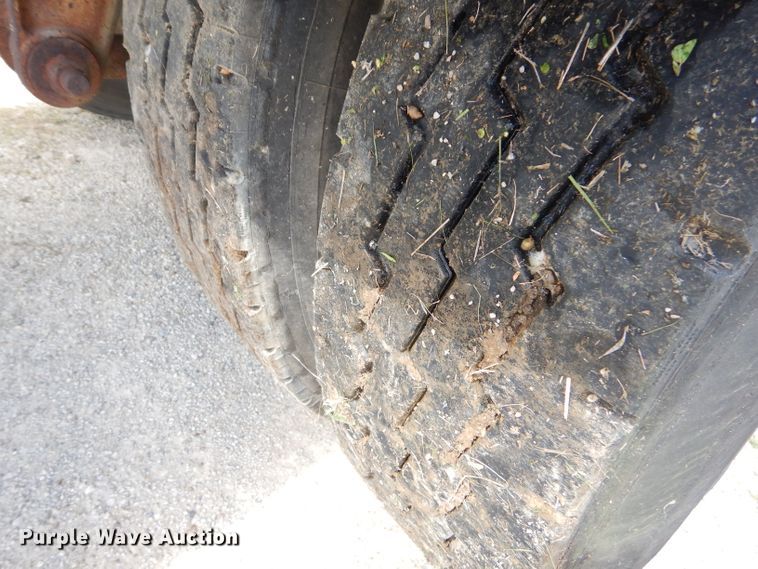 image for item GN9324 1986 VIM tank trailer